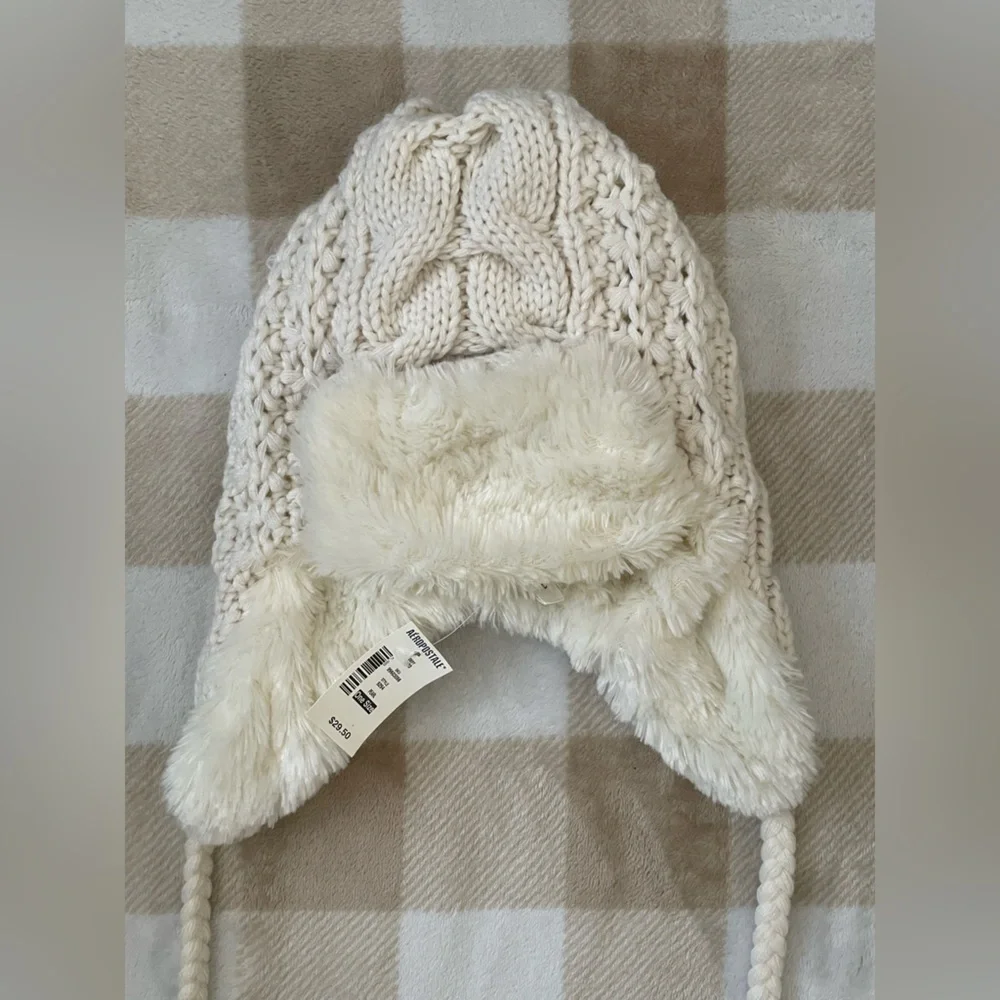 Aeropostale Cream Knit Hat with Ear Flaps One Size NEW WITH TAGS